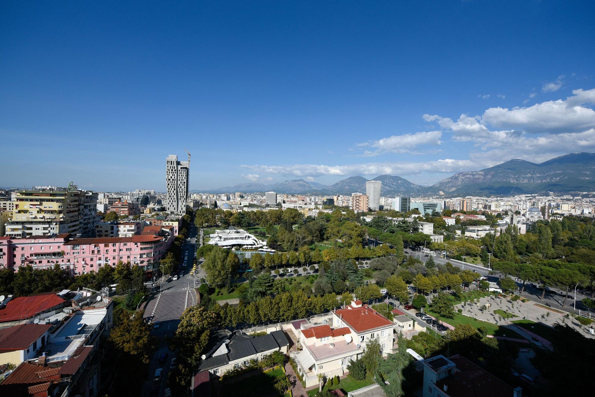 Sky Hotel Τίρανα Εξωτερικό φωτογραφία