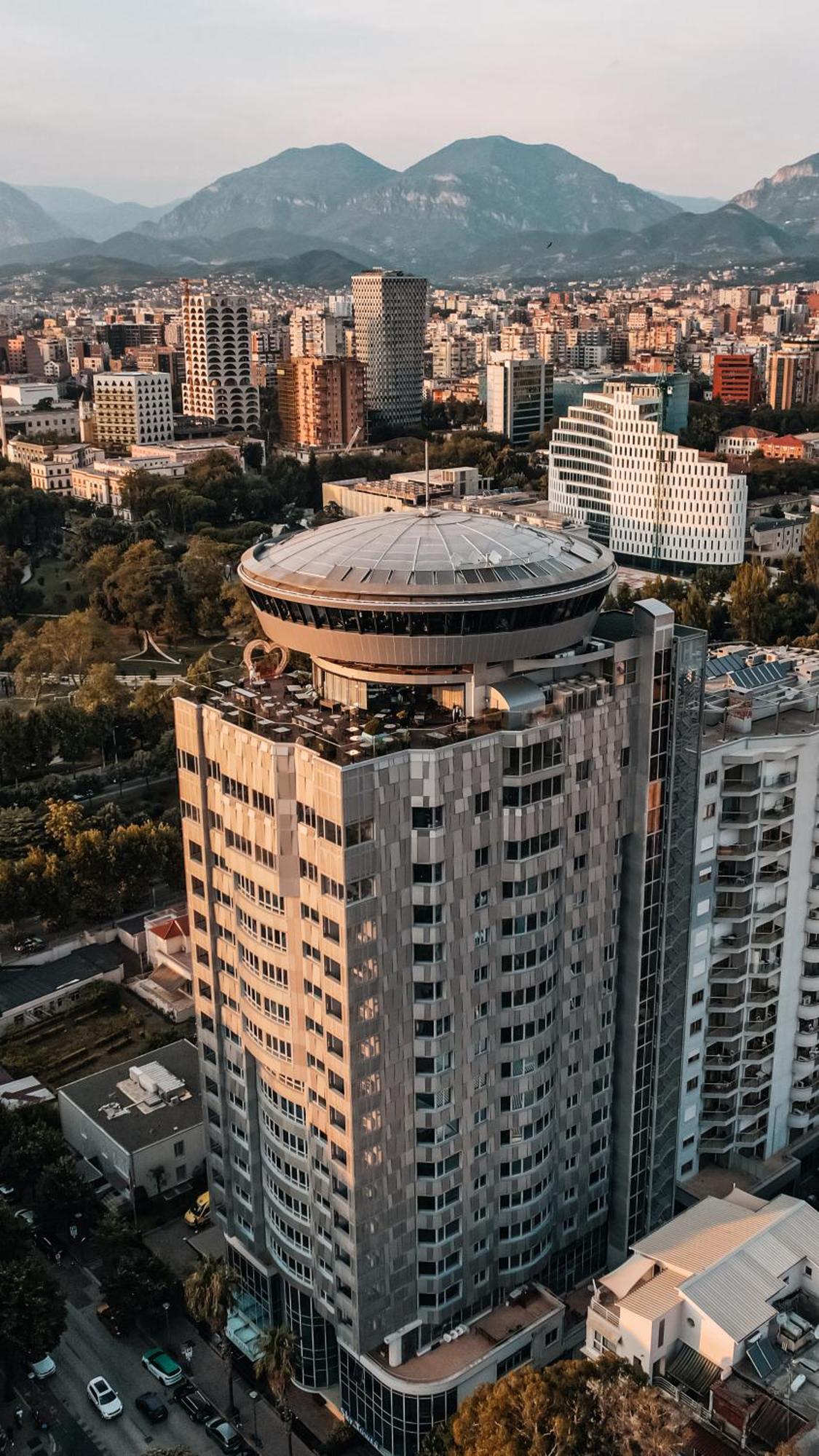 Sky Hotel Τίρανα Εξωτερικό φωτογραφία